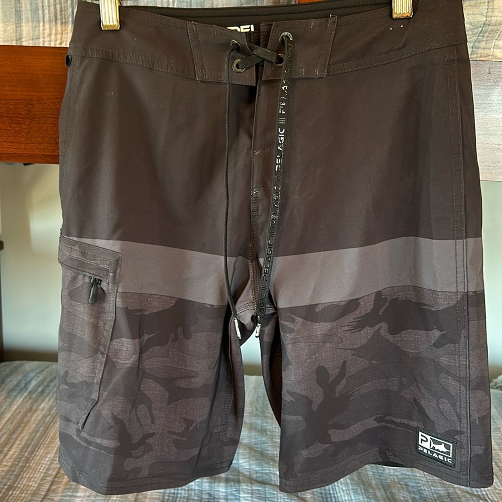 PELAGIC youth board shorts sz 27